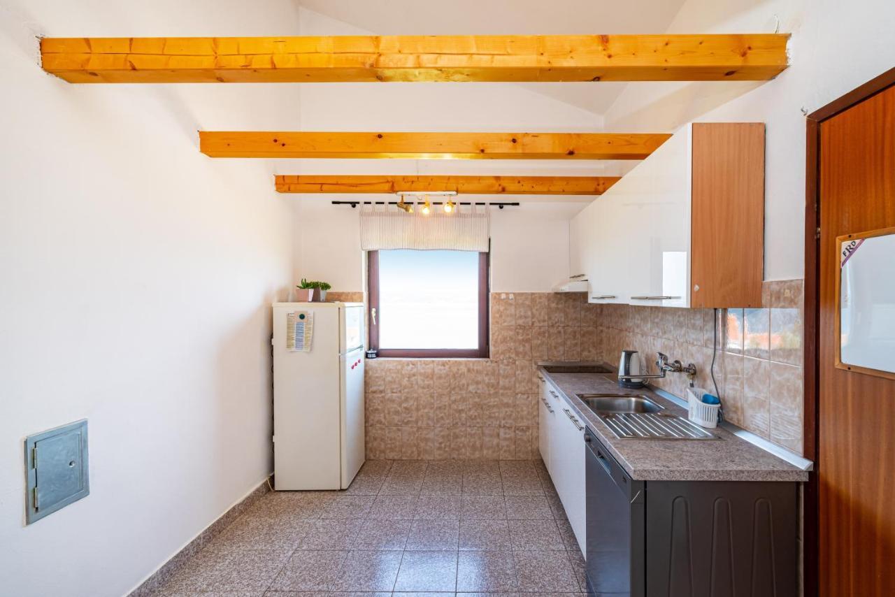 Novigrad  Apartment Sea And Mountain With Pool الغرفة الصورة