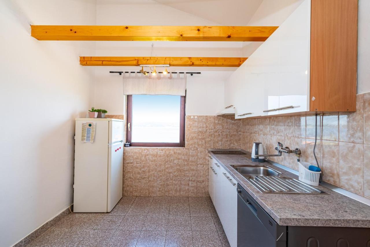 Novigrad  Apartment Sea And Mountain With Pool الغرفة الصورة