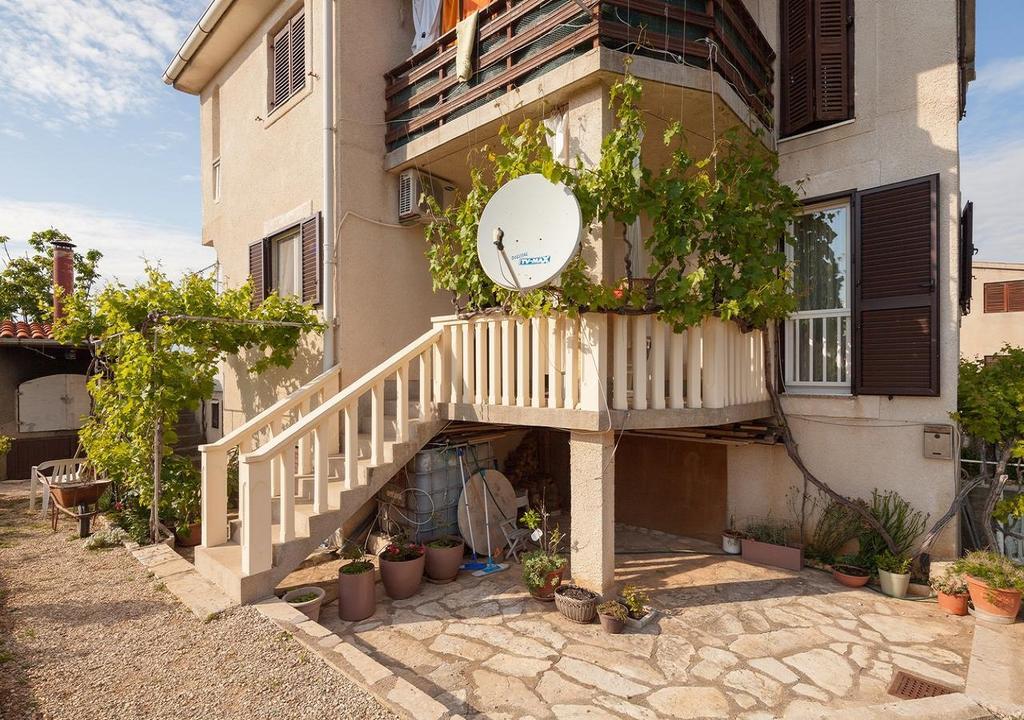 Novigrad  Apartment Sea And Mountain With Pool المظهر الخارجي الصورة